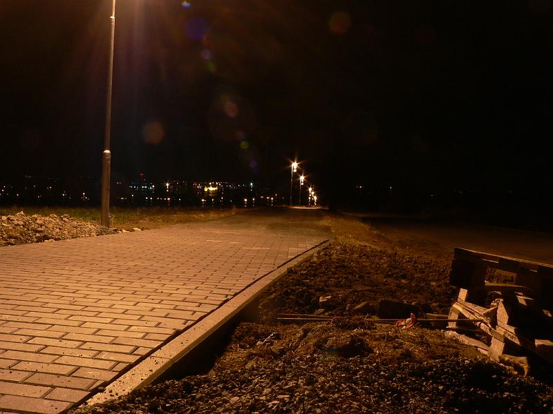 p1000836